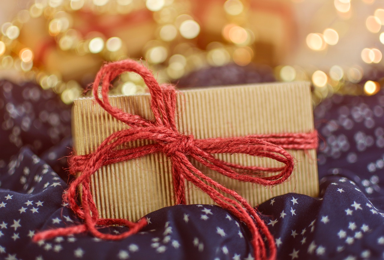 Eco-friendly gift box with tree planting certificate and sustainable packaging