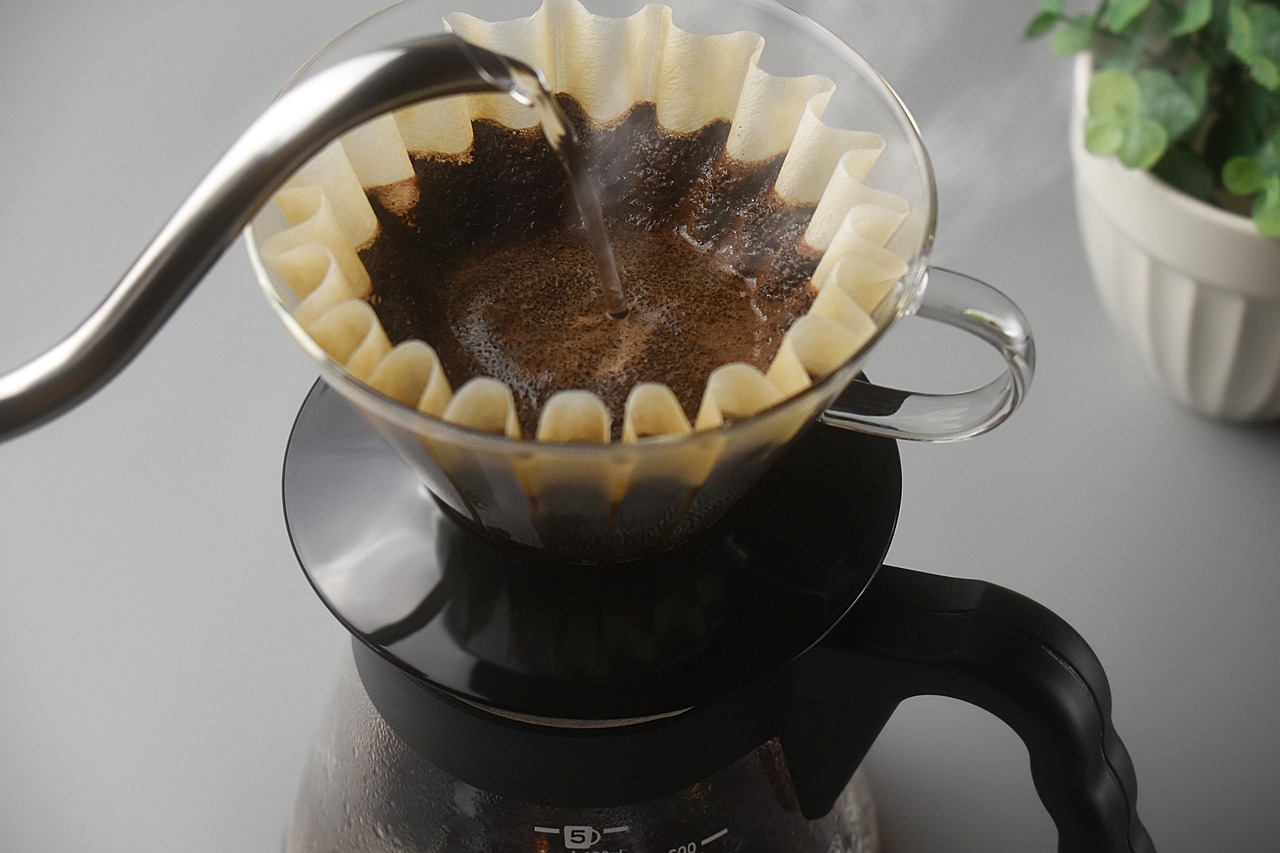 brewed coffee, coffee, hot water, pour, drink, beverage, caffeine, coffee filter, manual, coffee filter, coffee filter, 