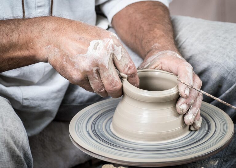 Handmade Pottery Gift Guide: Mugs, Bowls, and Vases Worth Gifting