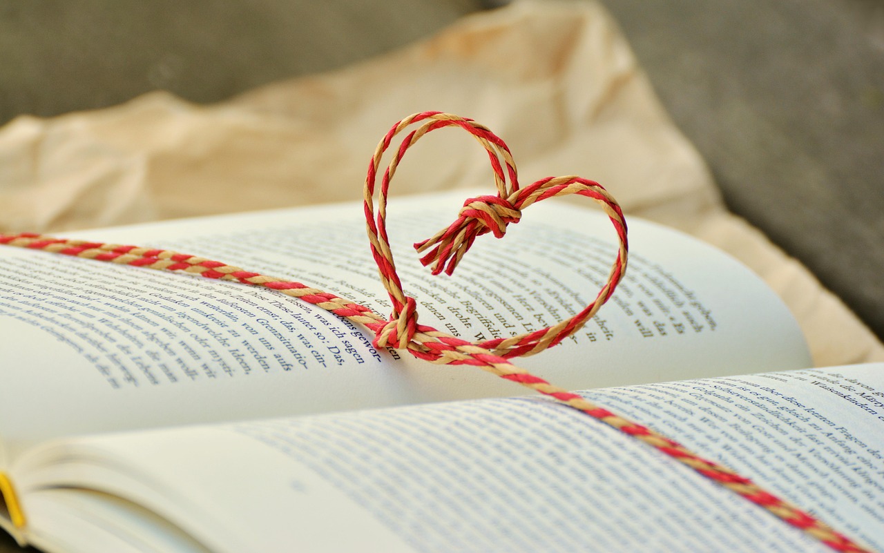 a book, book gift, heart, gift, read, give a gift, training, pages, paper, literature, books, to learn, book gift, heart