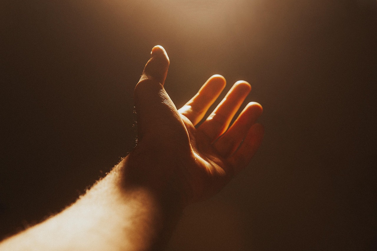 hand, freedom, worship, man, handwriting, person, touch, give, writing, church, joy, gift, people, communication, pray,