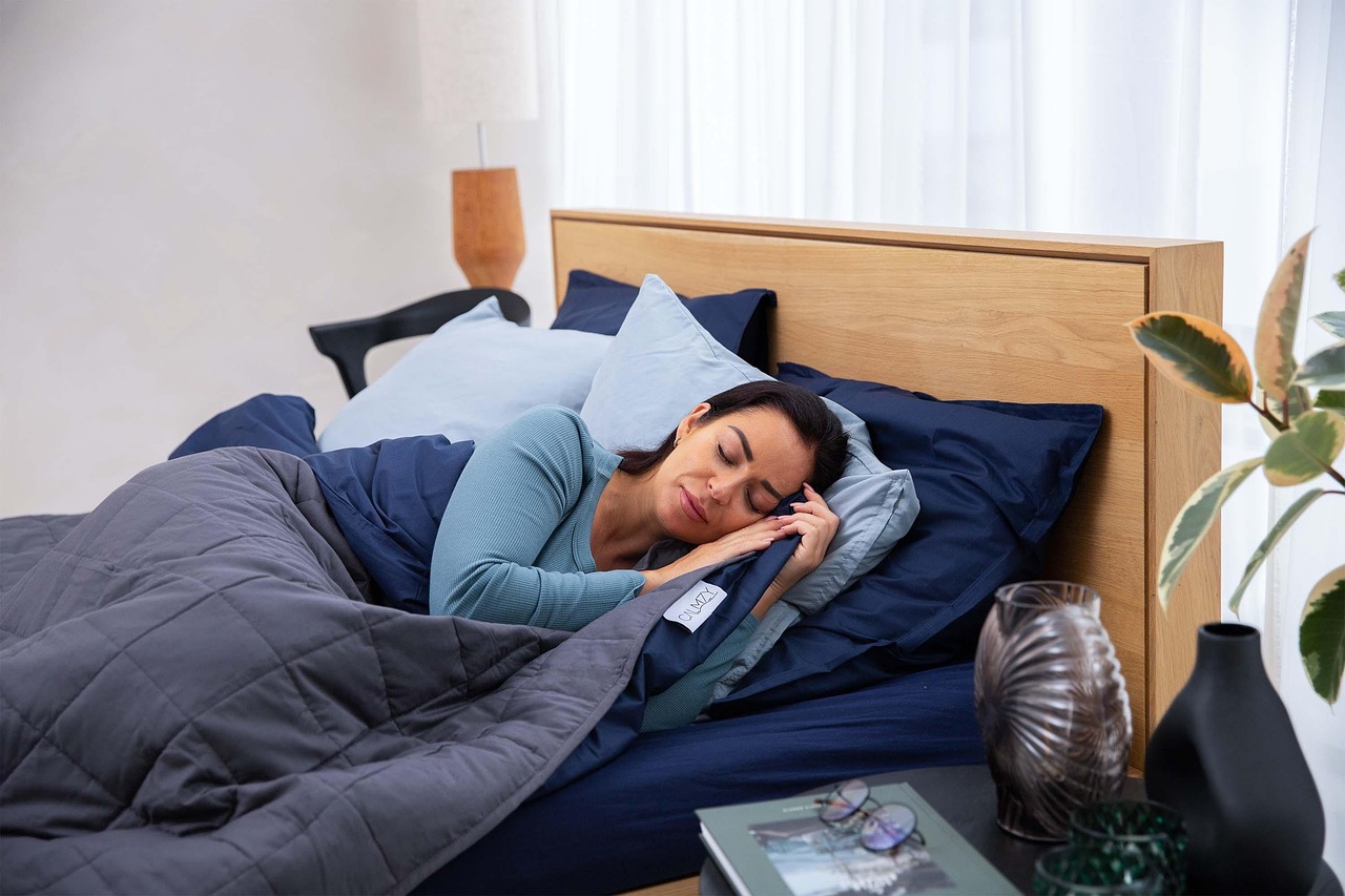 sleeping, mood, rest, indoors, comfort, textile, linens, throw pillow, pillow, pattern, room, bedding, bedroom, couch, m